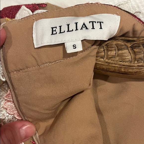 Elliatt Floral Appliqué Mini Dress - Rare Find - Picture 5 of 7